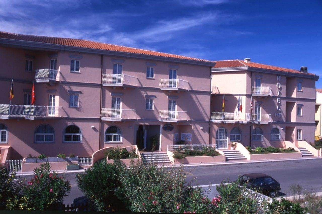 فندق سانتا تيريزا غالّورافي  فندق ماجور المظهر الخارجي الصورة